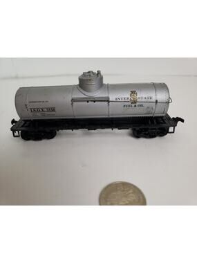 Walthers Interstate Fuel and Oil ISOX 3150 Single Dome Tank Car HO
